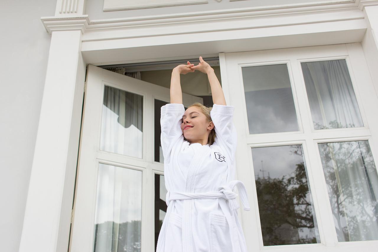 Central Hotel Panama Casco Viejo Eksteriør billede A woman wearing a bathrobe